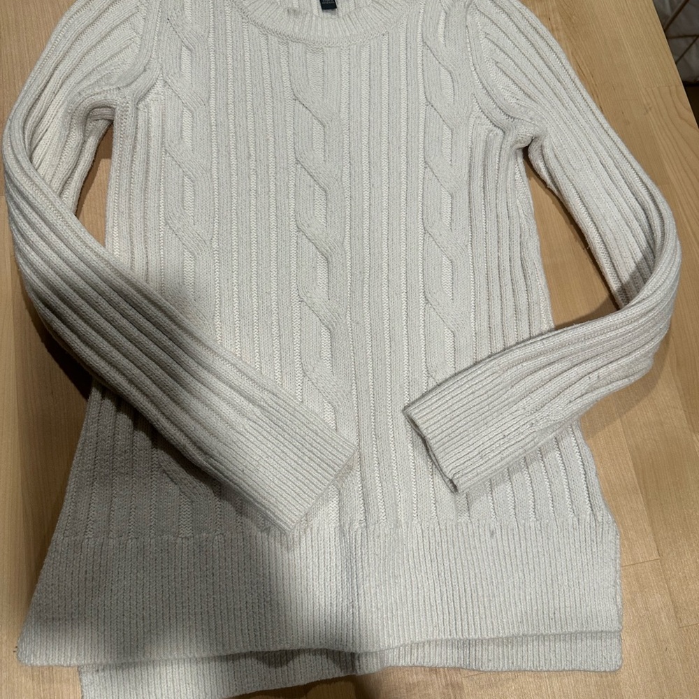 Banana Republic Women's Ivory Cable Knit Sweater